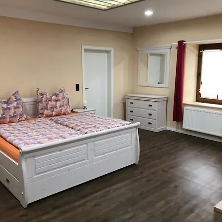 Апартаменты Heckenaschbacherhof Contwig
